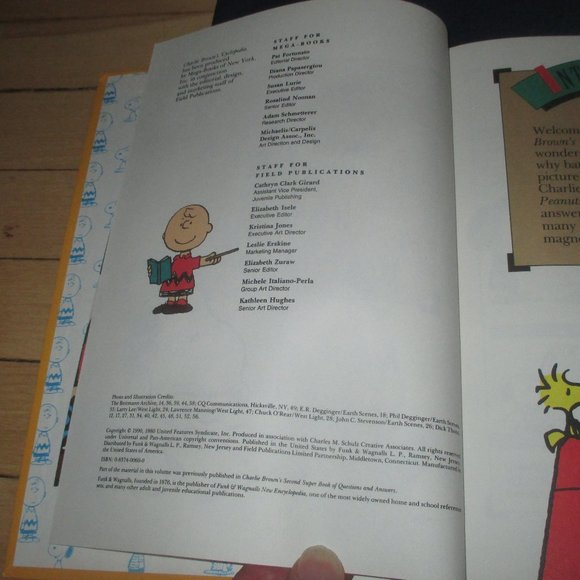 Charlie Brown's Cyclopedia Volume 13: Electricity and Magnetism (1990) - Picture 2 of 4